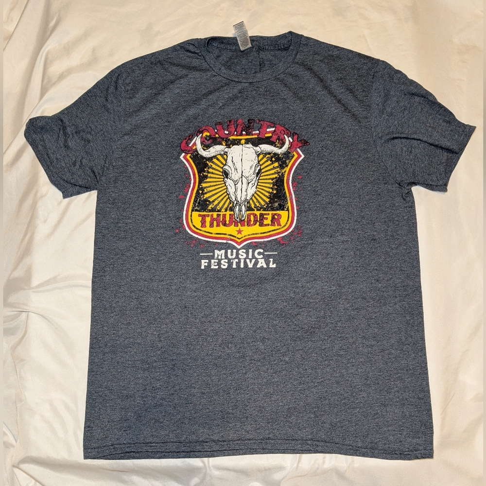 2022 Country Thunder Music‎ Festival T-shirt Size Large